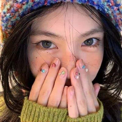 冰属性男子与酷酷女同事